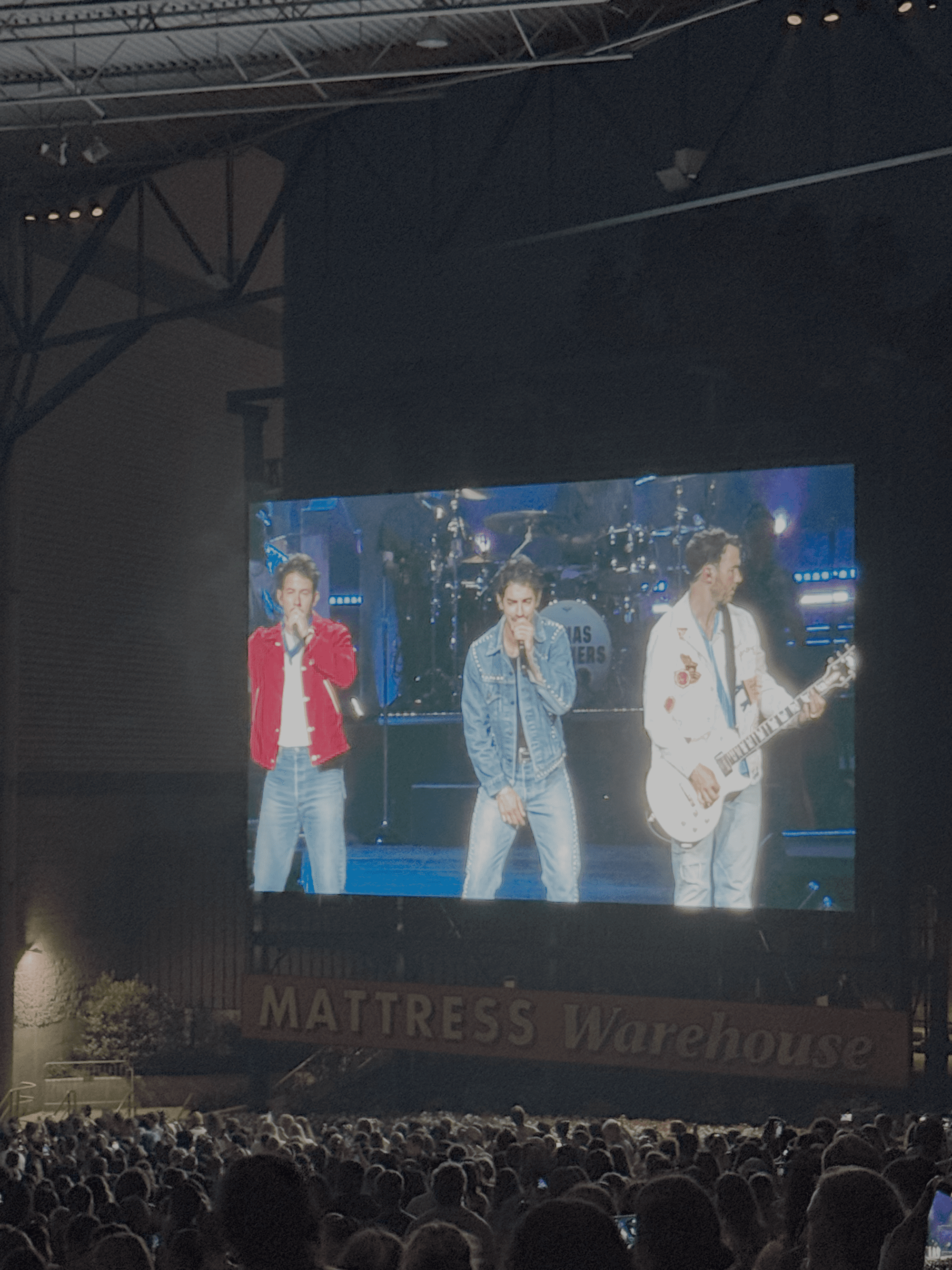 jonas brothers tour